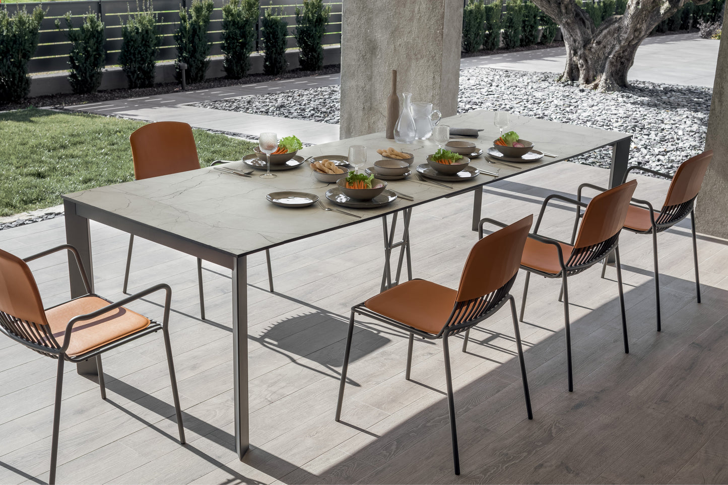 Goliath Outdoor Console Table