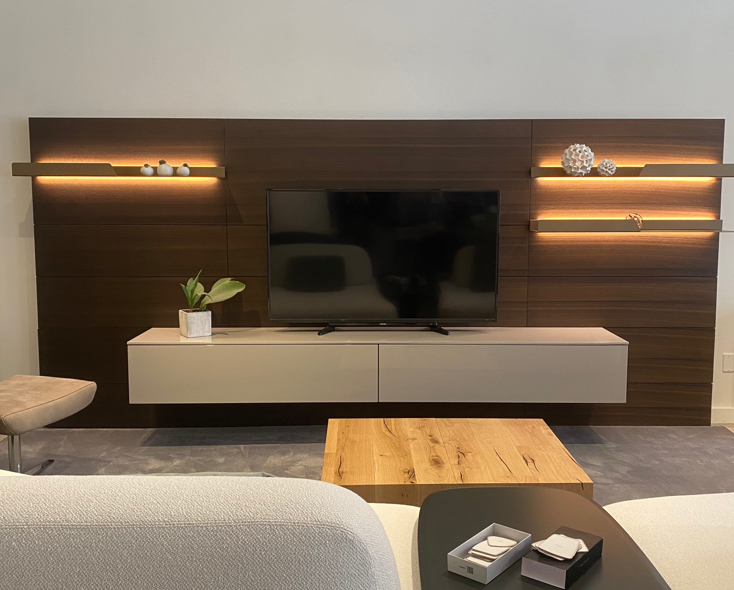 Turati Entertainment System