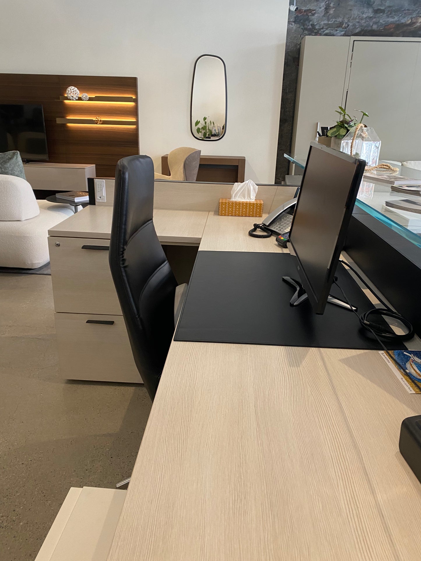 De Symetria Reception Desk