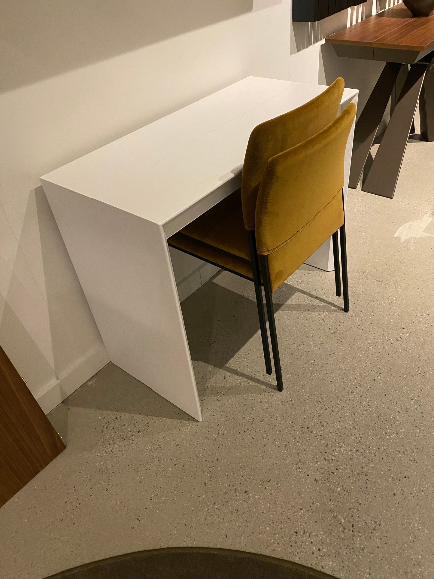 Goliath 295 Console Table