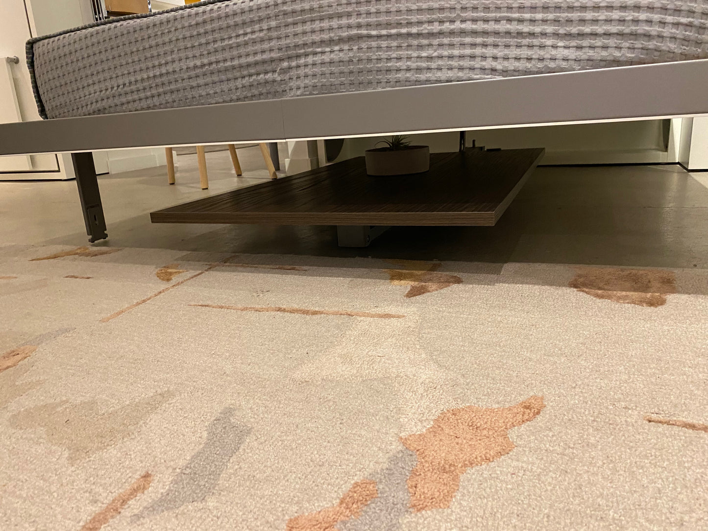 Penelope Dining floor model