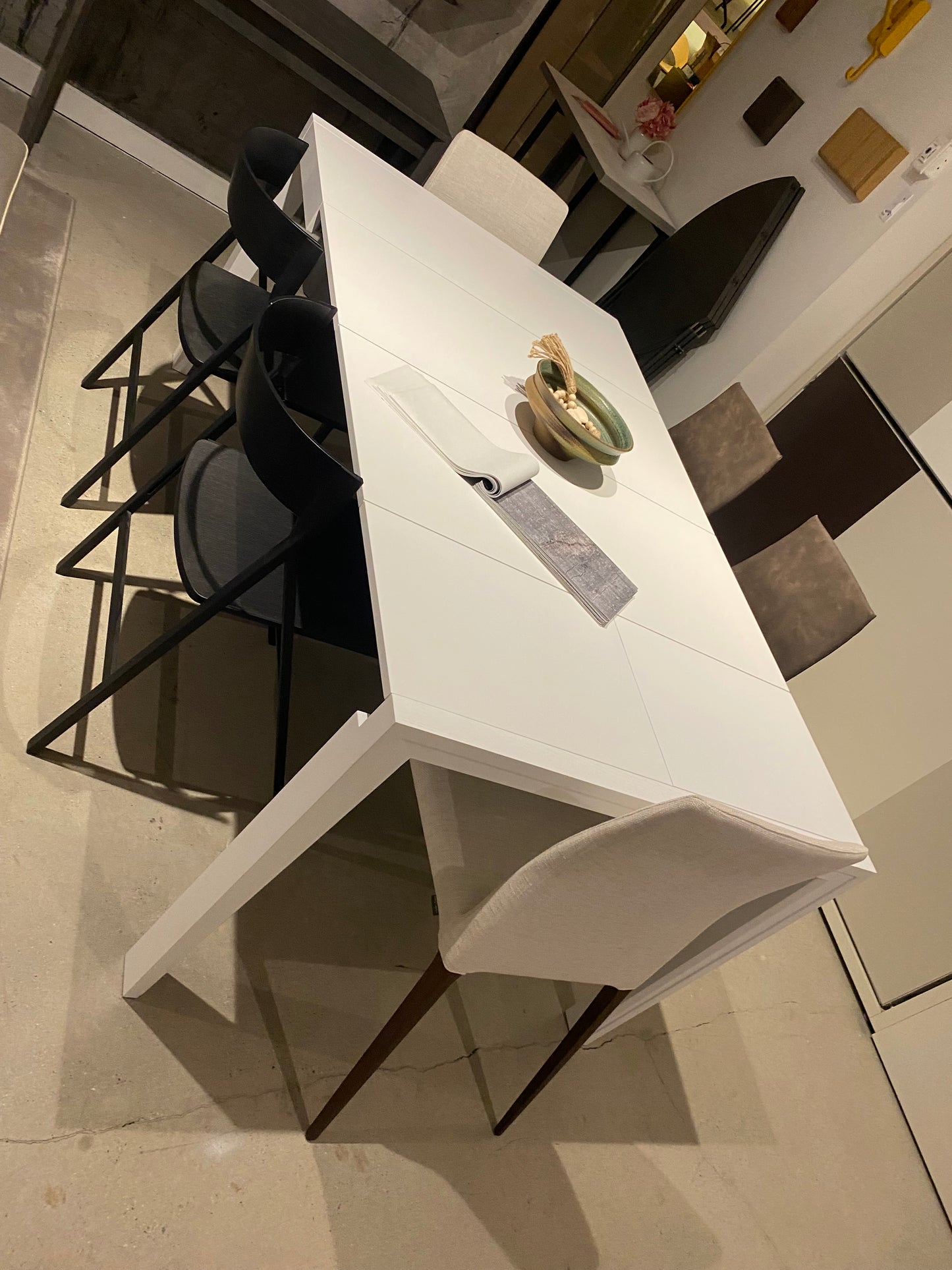 Voila Table