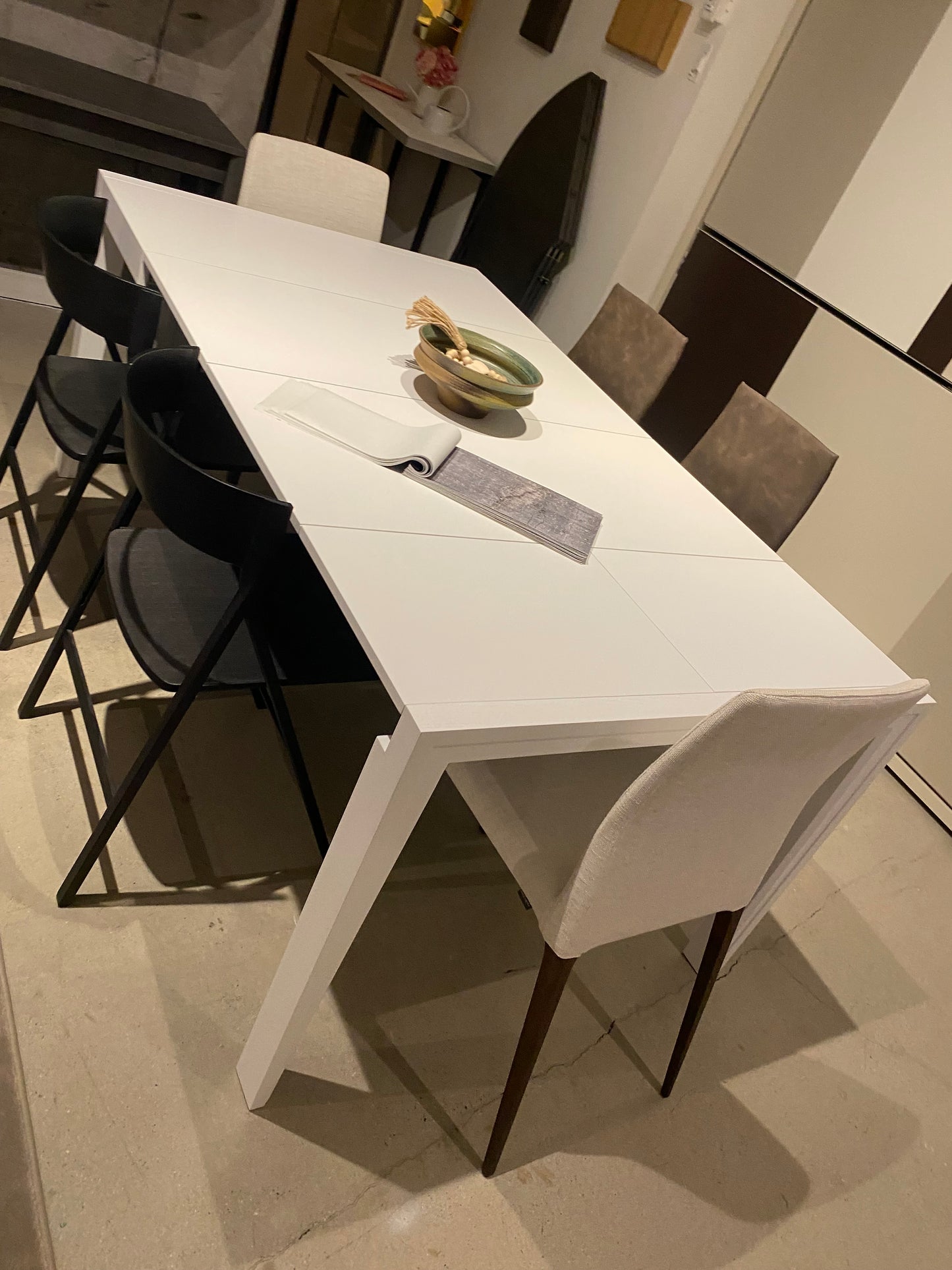 Voila Table